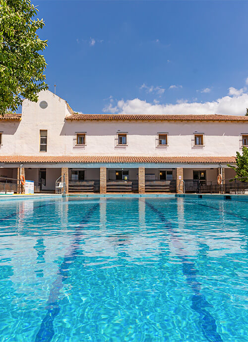 Piscina Olímpica en el Albergue de Inturjoven Marbella.