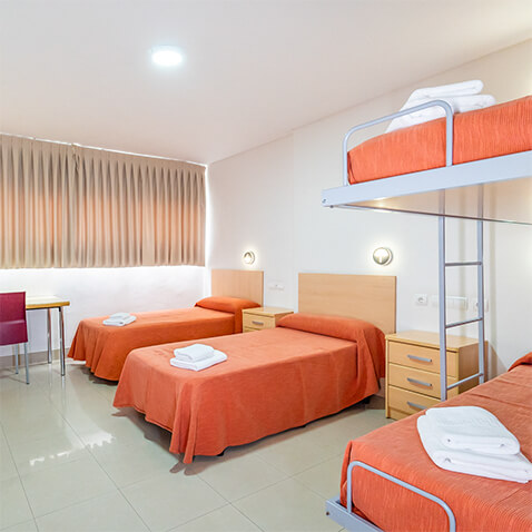 Dormitorio cuádruple en Albergue Inturjoven Sevilla