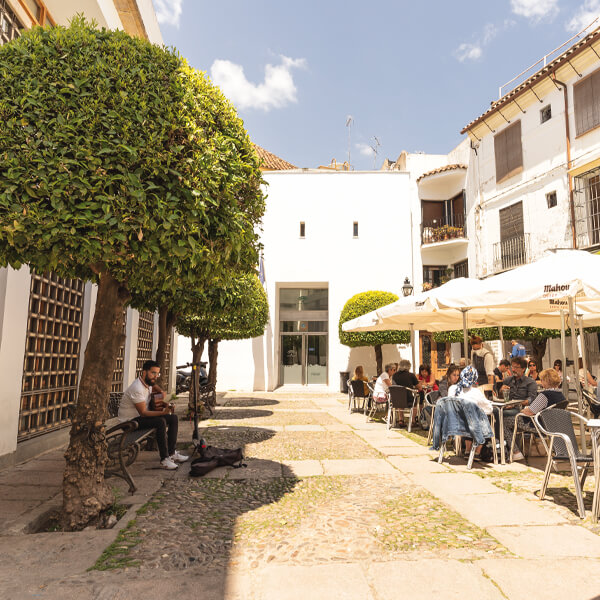 Exterior y fachada del Albergue Inturjoven Córdoba