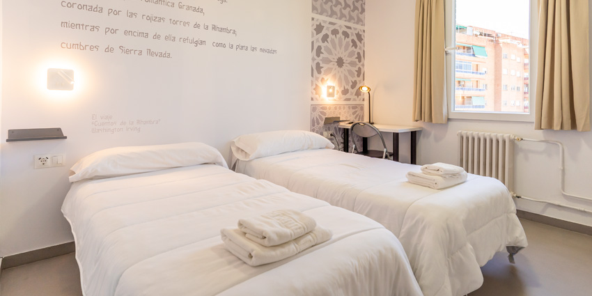 Inturjoven Granada - Habitación triple quíntuple