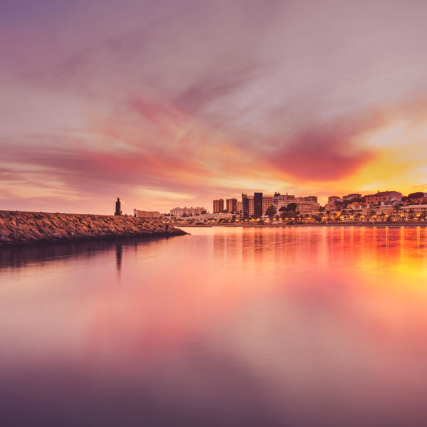 Vista general de Aguadulce al atardecer