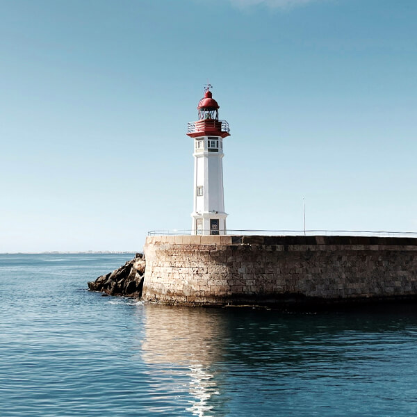 Faro de Almería en el Dique de Poniente