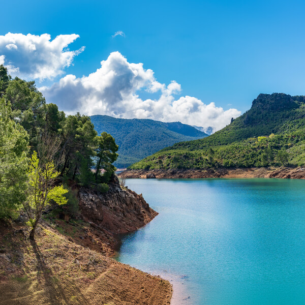 Panor&aacute;mica de la sierra y el r&iacute;o