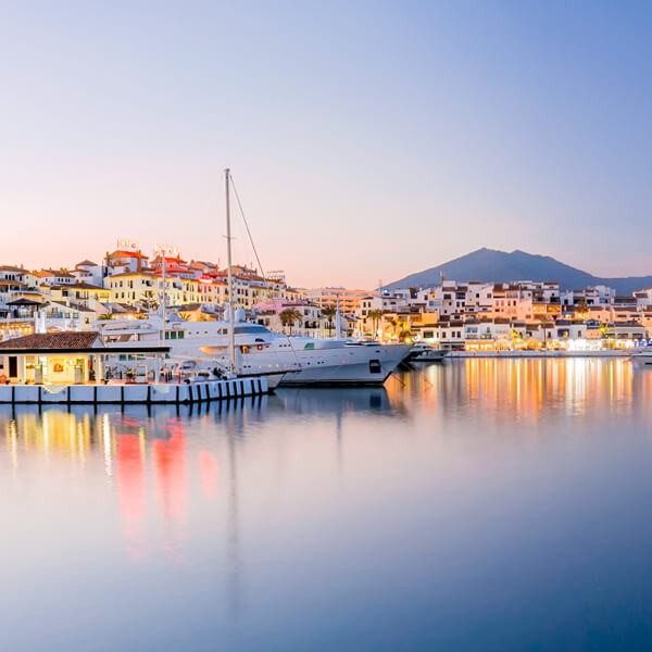 Puerto deportivo de Puerto Ban&uacute;s
