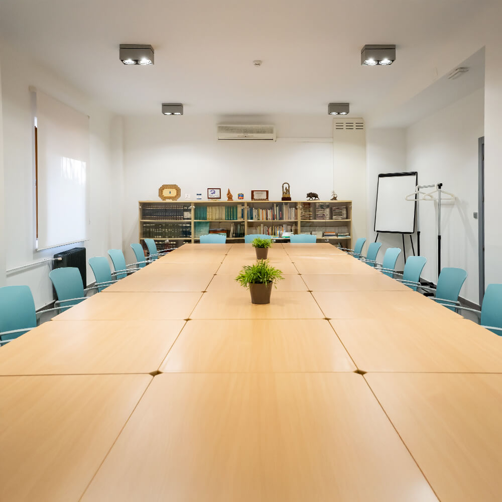 Vista de la Sala Tragantía en montaje tipo reunión